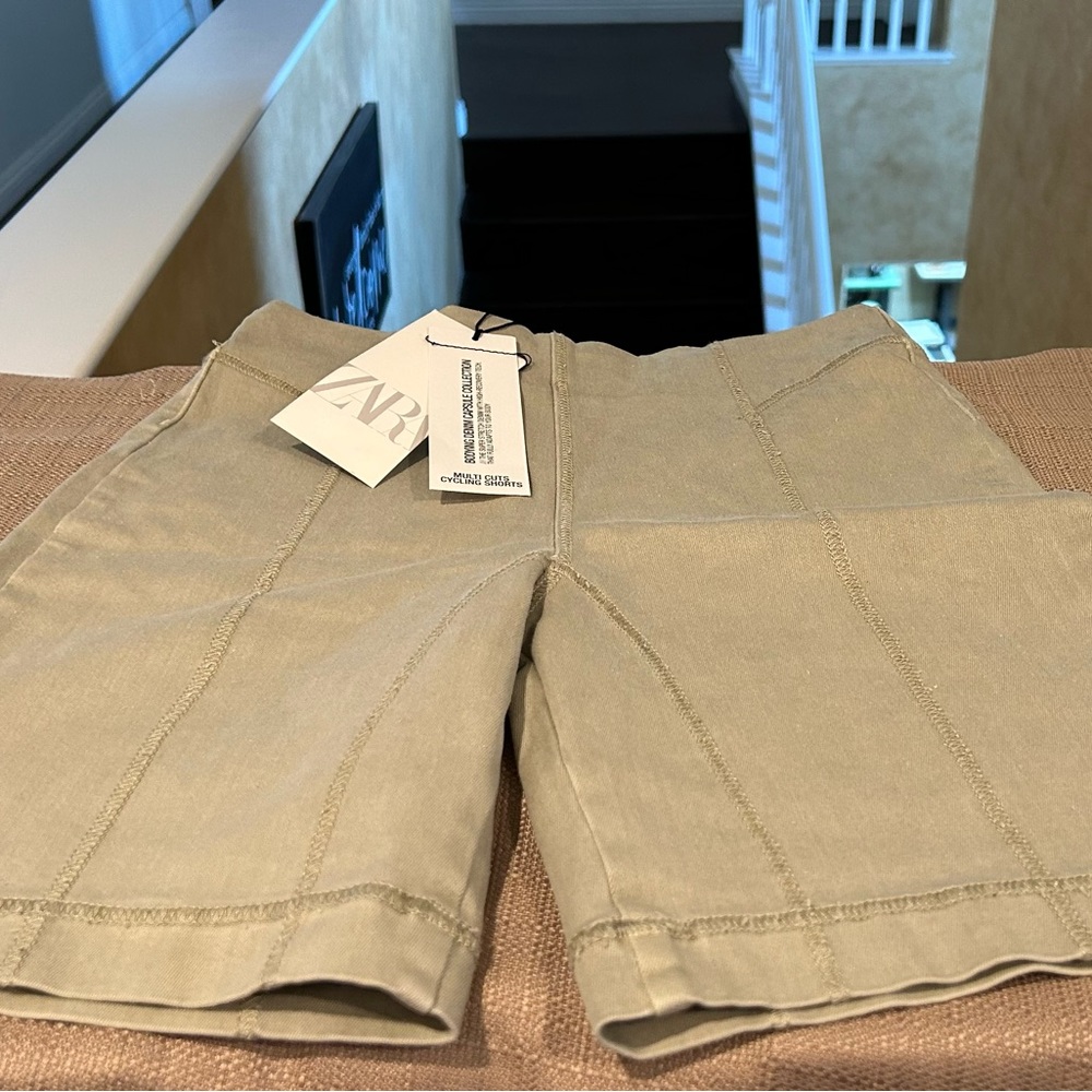 Zara Indio denim shorts stretch with that fully adapts to your body size M